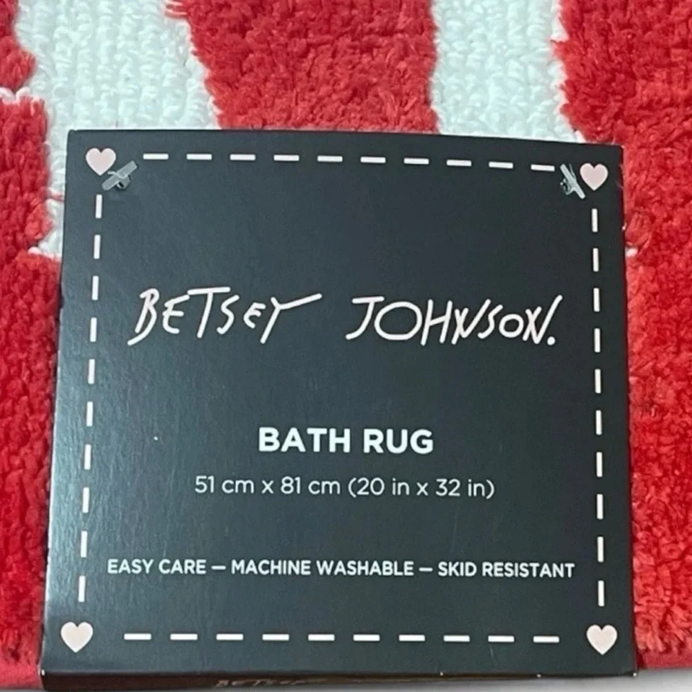 NWT Betsey Johnson Red/White/Pink Christmas Holiday Bath Rug Mat SLEIGH ALL DAY